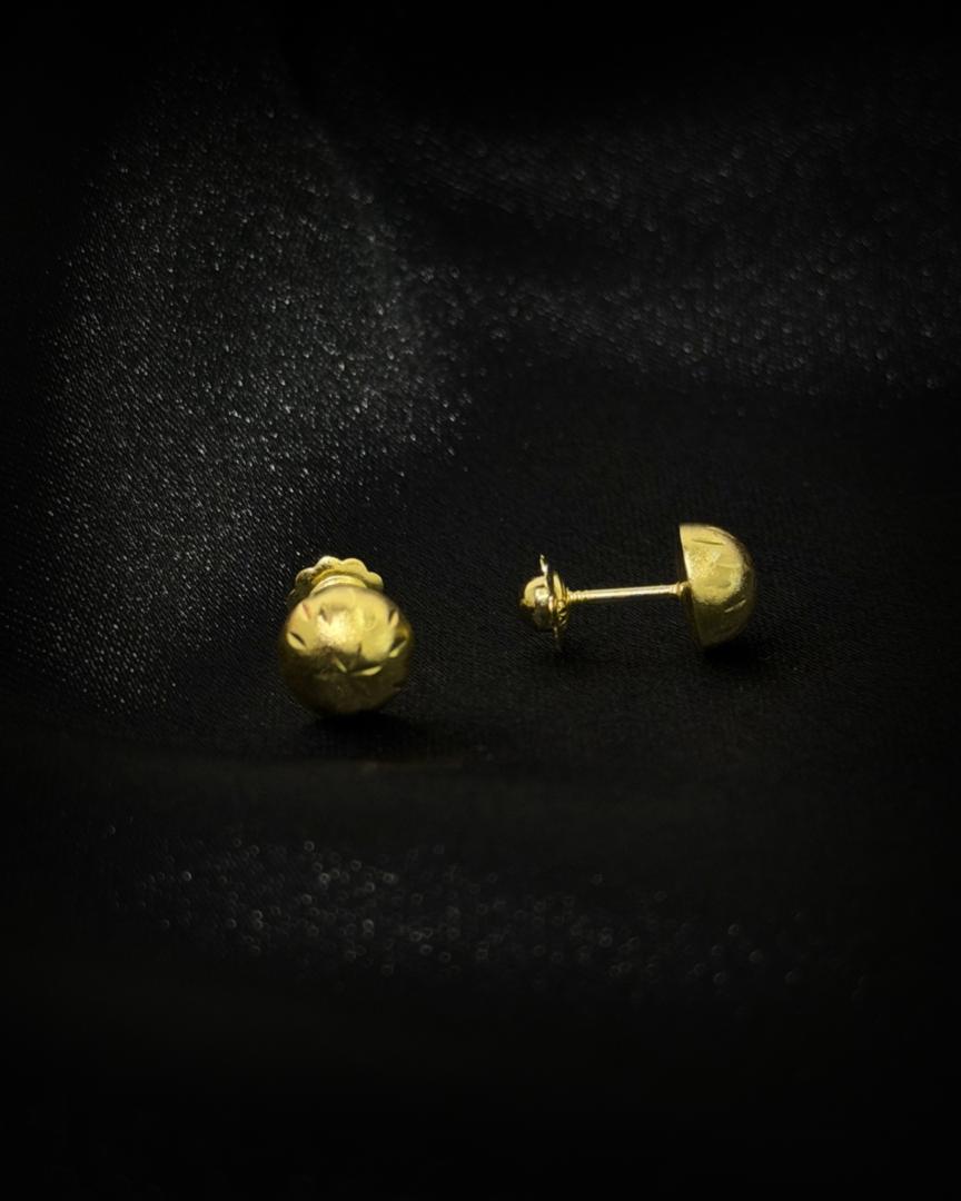 Zarcillos Topo en Oro