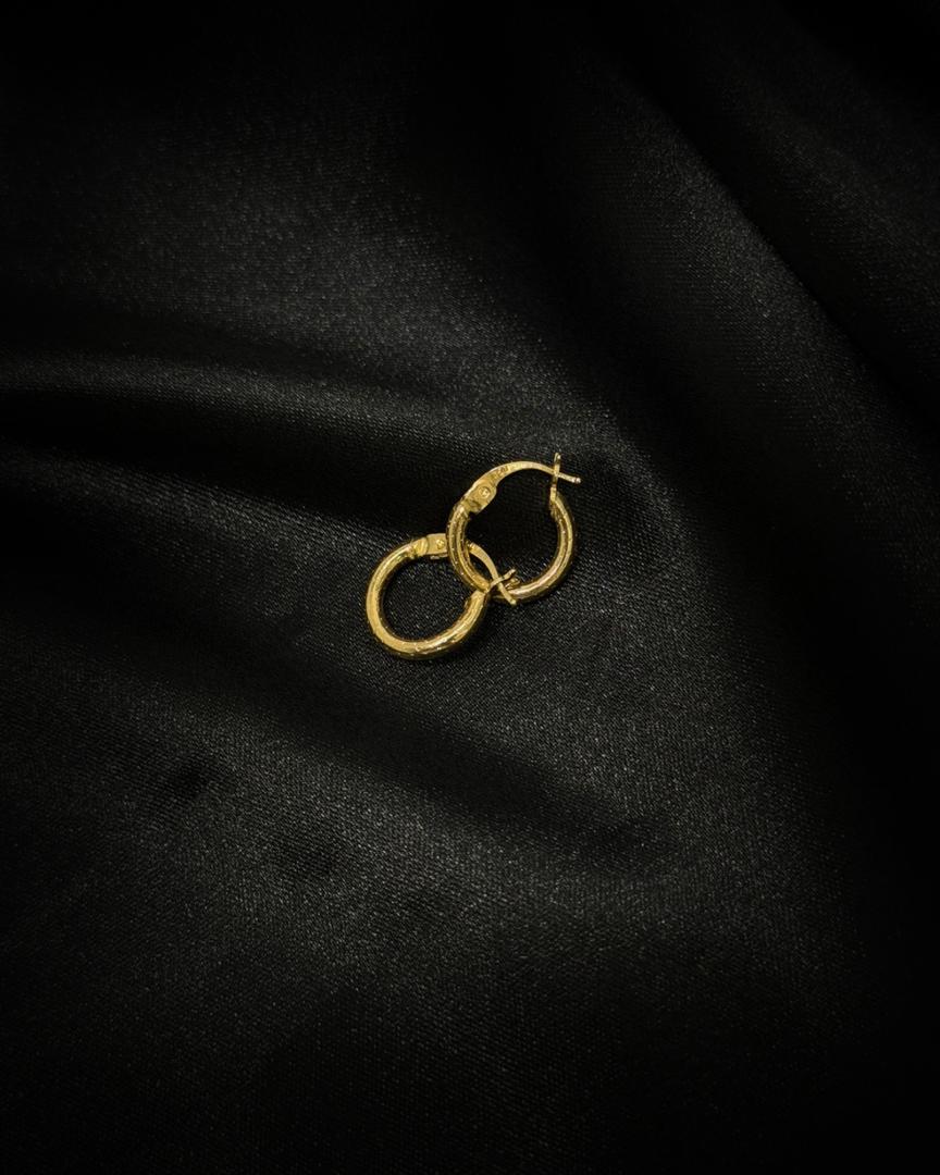 Argollas Con Puntos en Oro