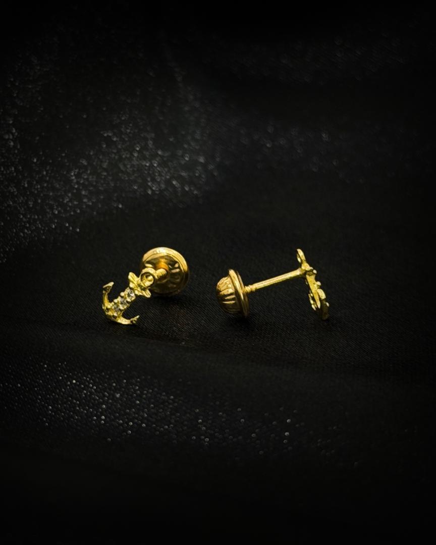 Zarcillos Ancla Con Circón en Oro