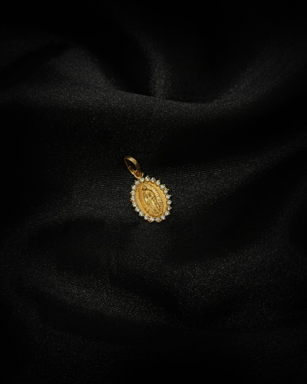 Medalla De La Virgen De  Guadalupe en Oro