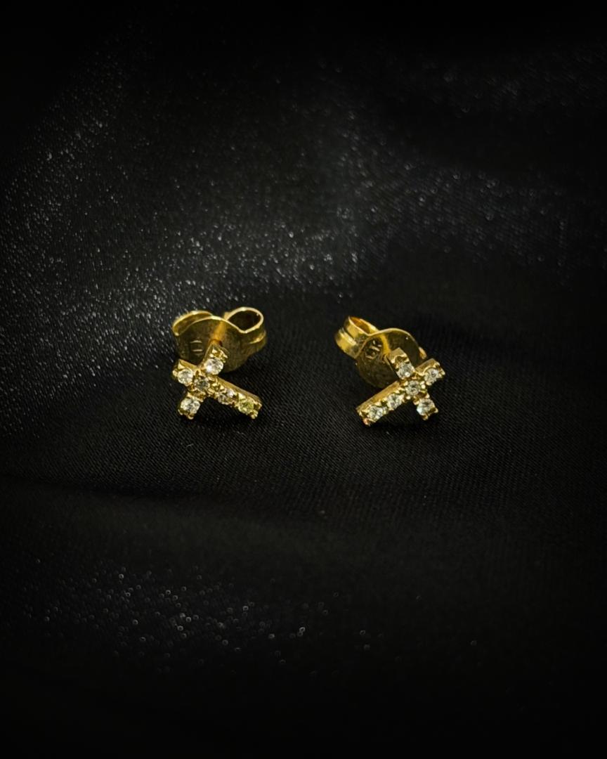 Zarcillos Con Cruz Y Circón en Oro