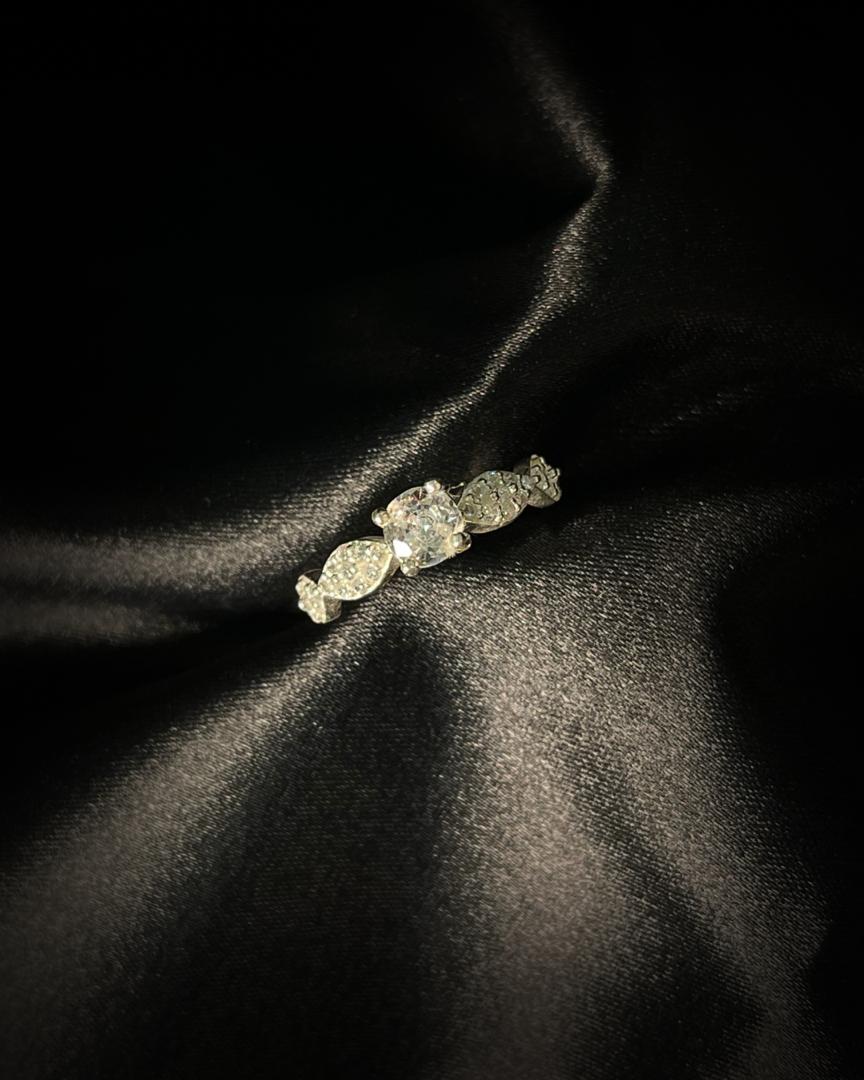 Anillo De Compromiso en Oro 18k