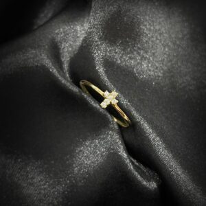 Anillo Con Cruz Y Circón