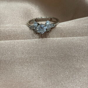 Anillo Oro Blanco Con Diamantes