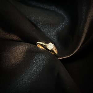 Anillo De Compromiso Con Circón