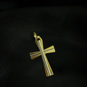 Cruz Con Oro Blanco